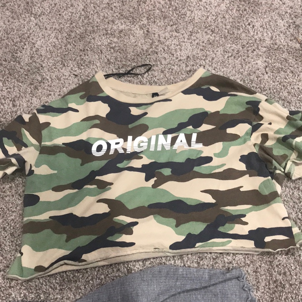 camo crop top